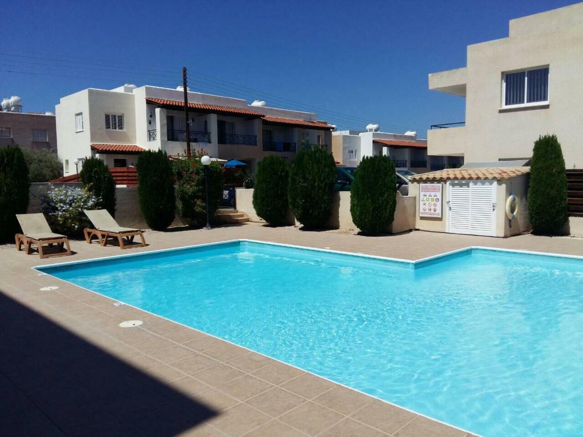 By The Sea Paphos Exterior foto