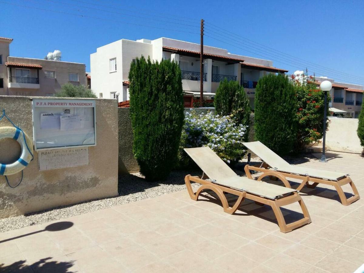 By The Sea Paphos Exterior foto