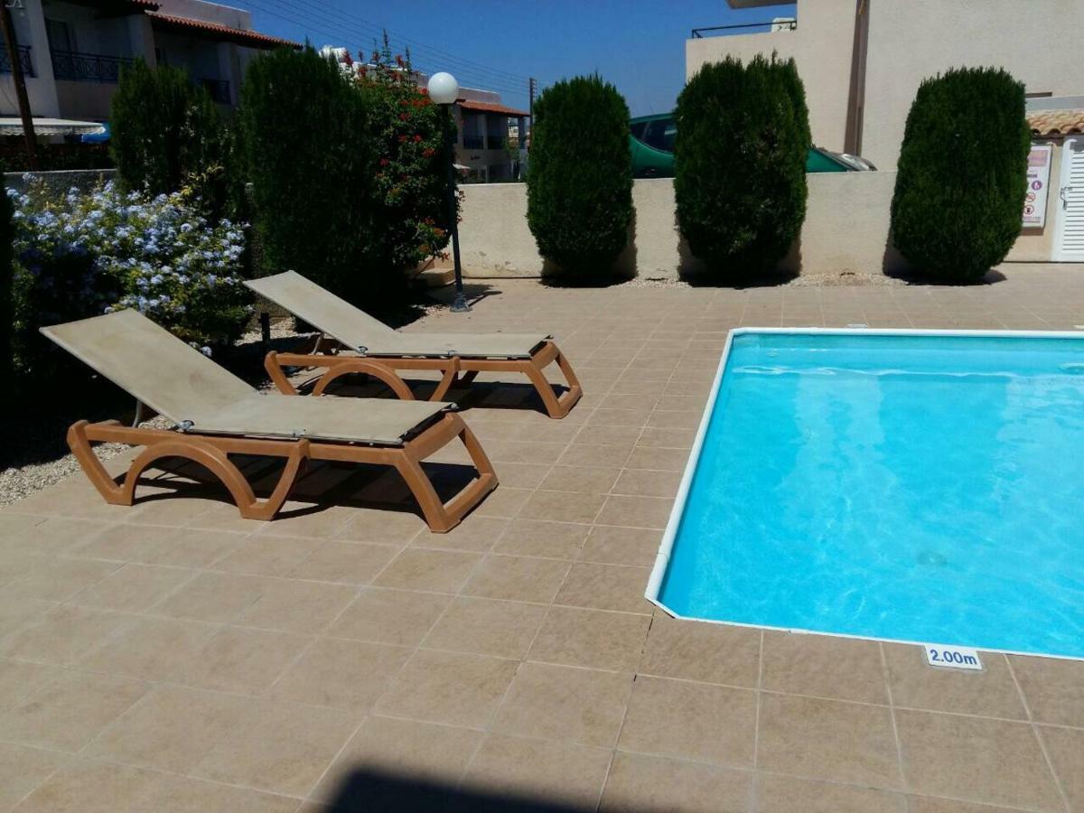 By The Sea Paphos Exterior foto